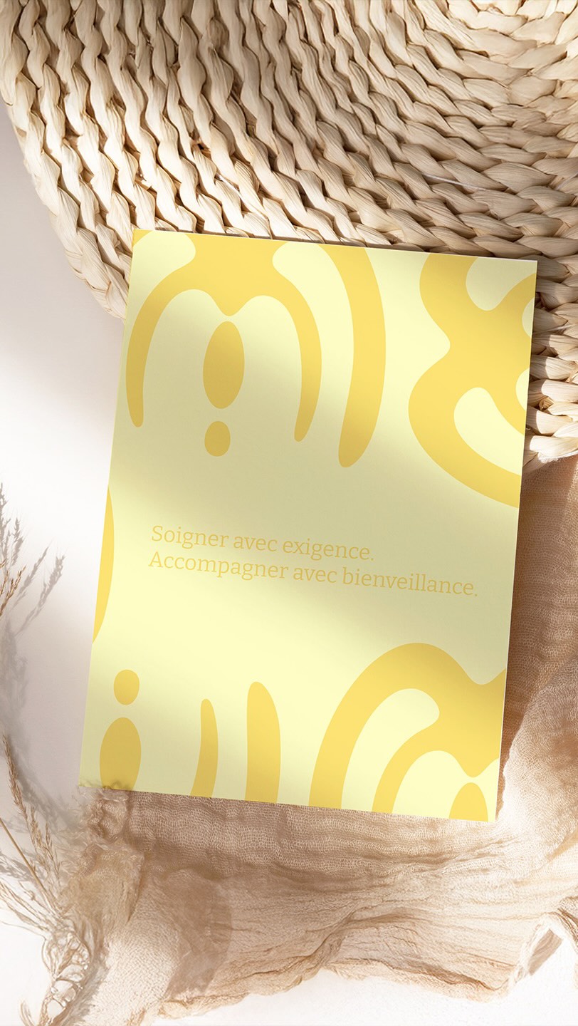 J’ai eu beaucoup de plaisir à travailler sur l’identité visuelle de @maison_naiti, un lieu de soins pluridisciplinaires porté par des valeurs qui me sont chères.
Un lieu pensé pour guider chacun·e avec équilibre, entre rigueur et sensibilité.
Chaque détail invite à ralentir, à ressentir et à se reconnecter à l’essentiel.
〰️〰️〰️
Qui suis-je ? Je suis Salomé,
💡 Directrice artistique, graphiste freelance
💫 Je t’aide à renforcer ton image de marque
🫶🏻 Je travaille avec le cœur en prenant soin de tes valeurs
🎯 pour te permettre de te connecter à ton client idéal
〰️〰️〰️
#designerdemarque #lancersamarque #studiographique #creersamarque #directionartistique #identitedemarque #identitevisuelle #logo #logotype #graphistefreelance #graphistestrabsourg #graphistealsace #therapeute #medecinenaturelle #sophrologie #reflexologie #osteopathie #naturopathe #medecinedouce