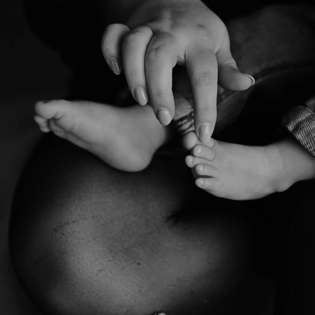 J'ai retrouvé M & F, cette fois ci accompagnés de leur puce d'amour ❤
Voir votre famille s'agrandir et immortaliser tout cet amour qui deborde....quelle chance
Merci merci merci ❤📸
#familytime #familyportrait #famille #familylove #portraitdefamille #love #amour #bonheur #photographeportrait #photographefamille #merefille #photographedordogne #photographemonpazier #photographeperigueux #photographebiron #dordogne #photographelotetgaronne #lotetgaronne #lifstyle @fannyl_photographe