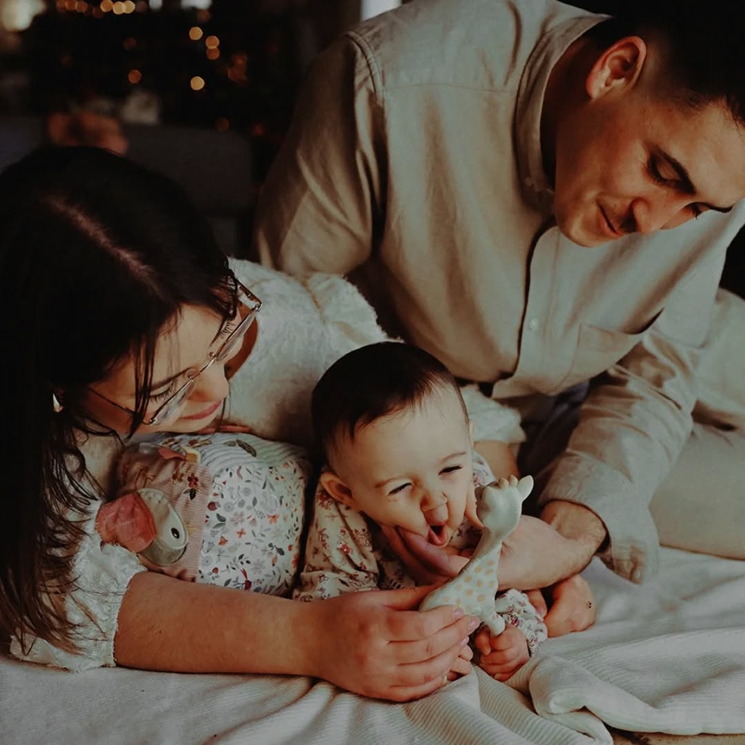 J'ai retrouvé M & F, cette fois ci accompagnés de leur puce d'amour ❤
Voir votre famille s'agrandir et immortaliser tout cet amour qui deborde....quelle chance
Merci merci merci ❤📸
#familytime #familyportrait #famille #familylove #portraitdefamille love amour bonheur photographeportrait photographefamille merefille photographedordogne photographemonpazier photographeperigueux photographebiron dordogne photographelotetgaronne lotetgaronne lifstyle @fannyl_photographe