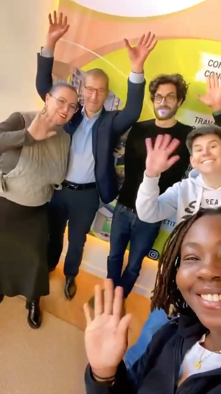 Rien ne se construit en un jour.
En 2025, les projets ont avancé comme ils se construisent vraiment :dans le détail, sur le terrain, grâce à des équipes engagées, partout en France.🇫🇷
Derrière chaque réalisation, il y a surtout des femmes et des hommes qui font leur travail avec exigence, jour après jour.
Merci à nos collaborateurs 💚
Merci à nos clients et partenaires pour leur confiance.
Même cap pour 2026.
Très belle année à toutes et à tous ✨