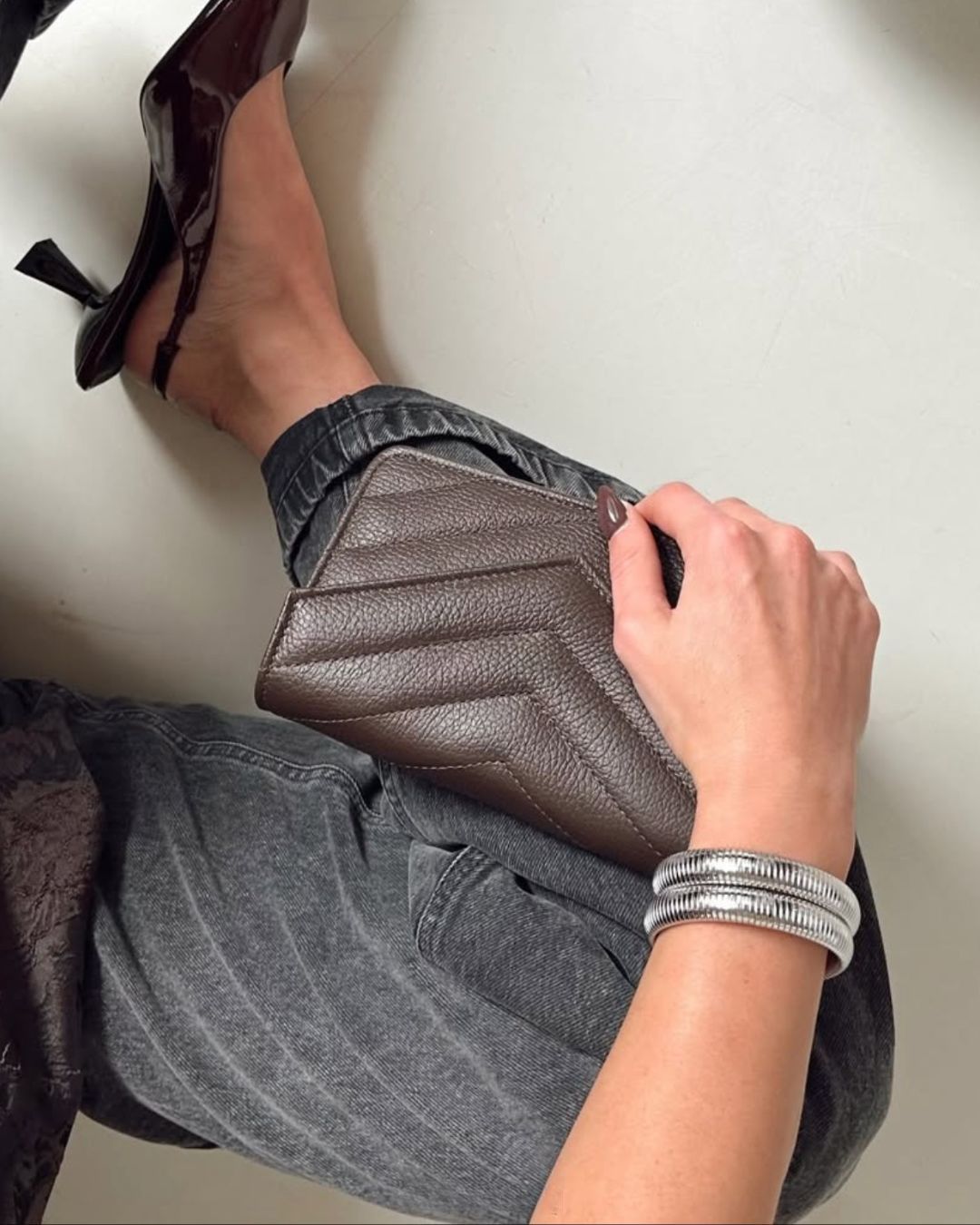 Built for boldness. Bring the bangles 🪩
📸: @lotzlot
#dayandeve #dayandevejewellery #bracelets #jewellerybrand #accessories