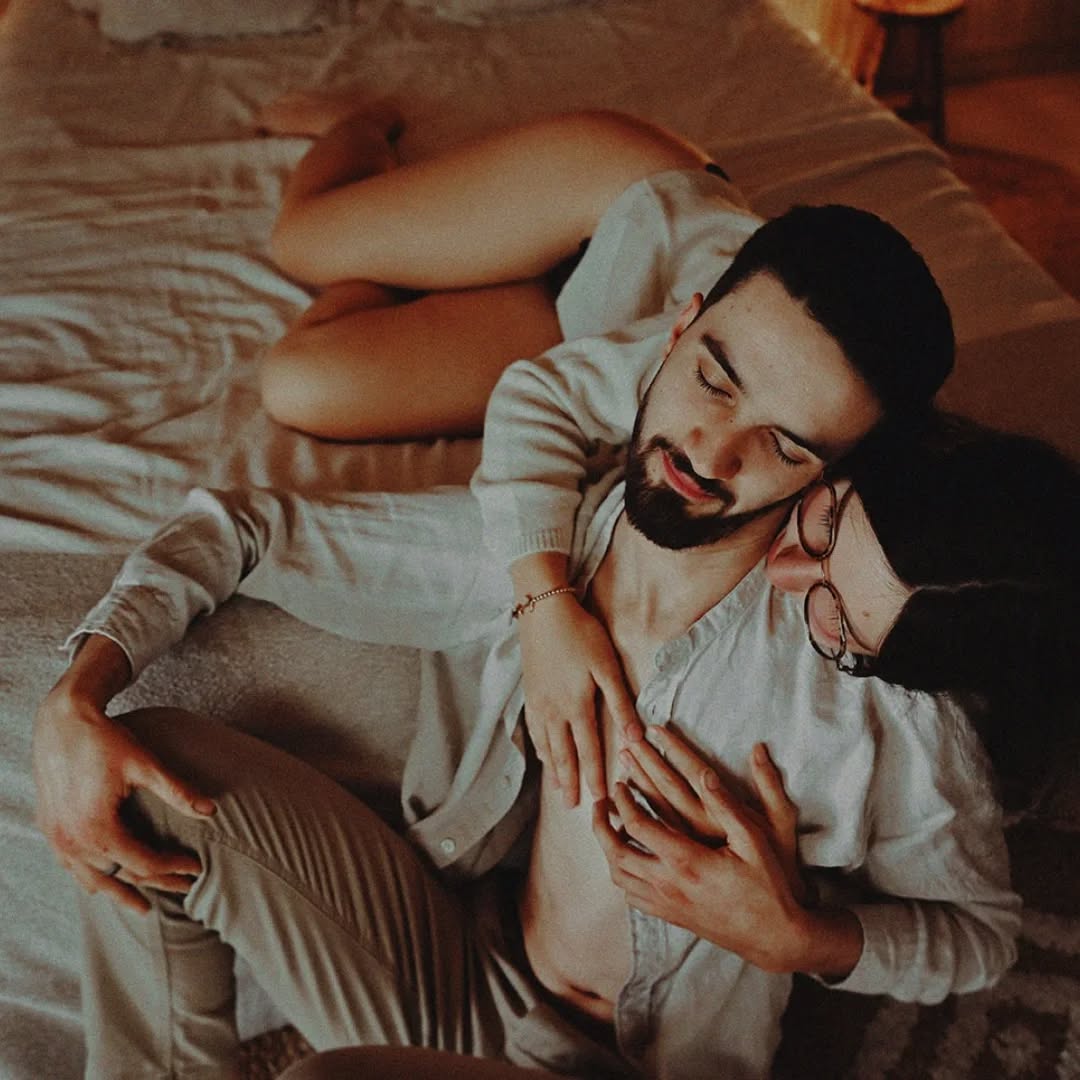 E & G ❤
Une séance comme je l'ai aime...
#couple #couplelove #love #amoureux
#amoureuses amour tendresse seancecouple complicité photographecouple photographemariage lovesession photographedordogne photographelotetgaronne homestudio @fannyl_photographe