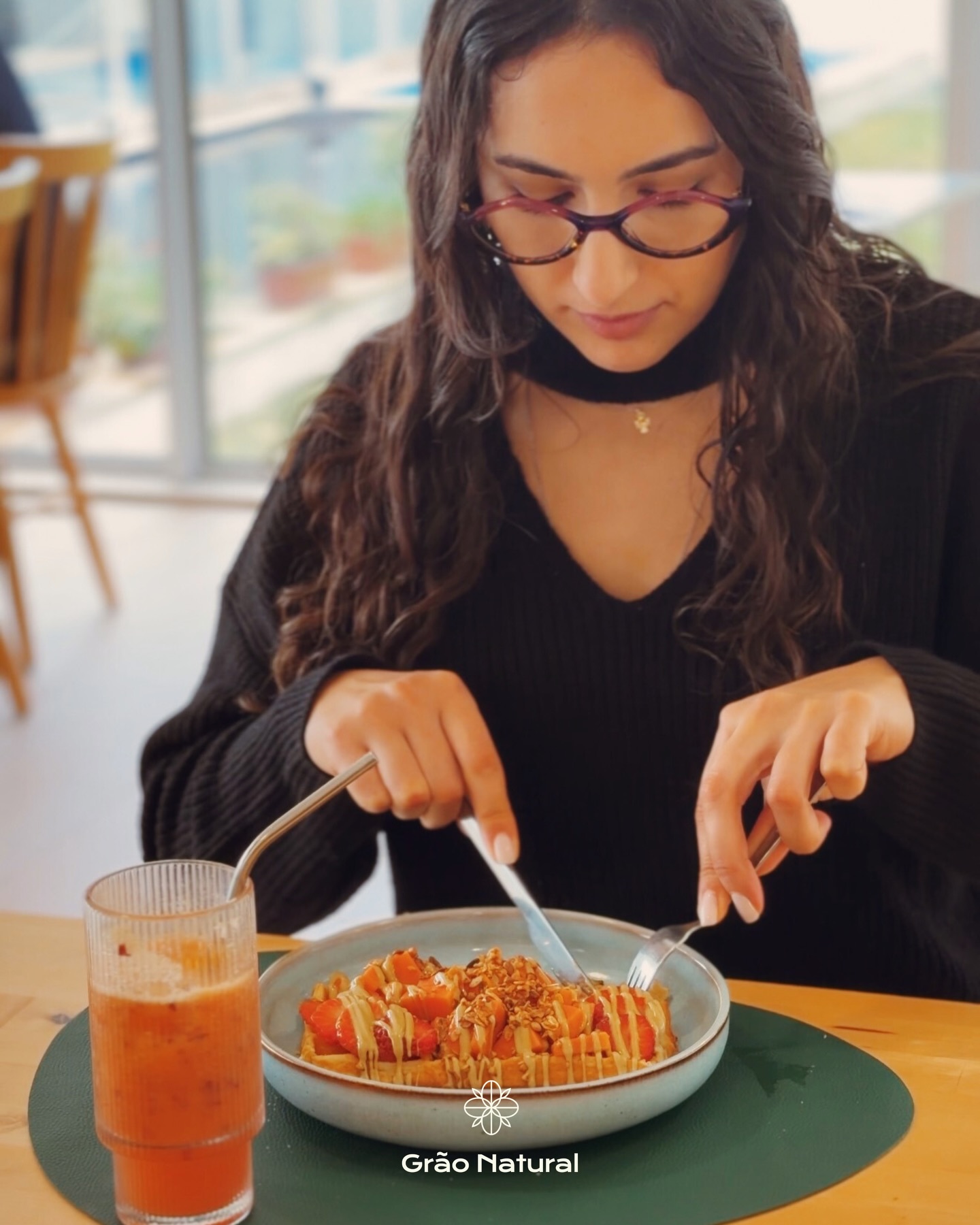 💞 𝗘́ 𝗷𝗮́ 𝗲𝘀𝘁𝗲 𝘀𝗮́𝗯𝗮𝗱𝗼 💞 No dia 7, celebra o Dia da Mulher connosco com um brunch cheio de sabor, boa companhia e 10% de desconto.
Junta a tua mãe, irmã, melhor amiga ou aquela colega que nunca diz que não a um bom brunch e vem brindar connosco.✨
☎️ Reserva já: +351 935 811 584
#graonatural #alimentaoteudia #arcosdevaldevez #diadamulher #brunch